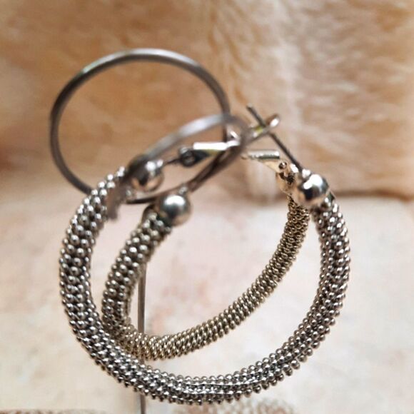 FREE HOOP EARRINGS   - Picture 3 of 5
